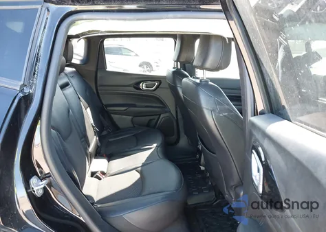 2025 Jeep Compass Latitude 4X4 from USA, damaged, VIN 3C4NJDBN3ST571670